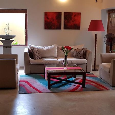 The Canes Boutique Hotel Коломбо Экстерьер фото