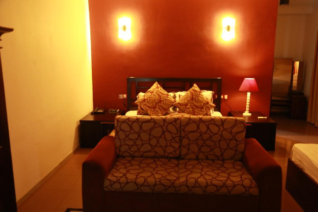 The Canes Boutique Hotel Коломбо Экстерьер фото